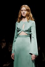 Платье с вырезом - фото 105770