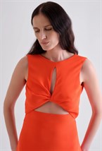 Платье с вырезом - фото 105782