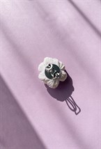 Кольцо белый цветок с малахитом - фото 108616