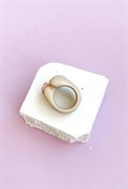 Бежевое кольцо мини с кварцем - фото 108649