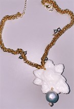 Колье с белым цветком (золото) - фото 108713