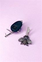 Серьги с черной куколкой мини и пчелкой - фото 108754