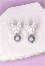 Серьги-гвоздики белые кошки с хлопковым жемчугом - фото 108773