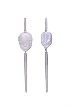 Серьги белая куколка мини жемчужиной и иглами - фото 108781