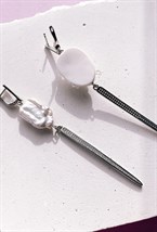 Серьги белая куколка мини жемчужиной и иглами - фото 108783