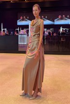 Бежевое платье Акойя из атласа - фото 109888