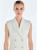 Двубортный жилет с объемными плечами - фото 110223