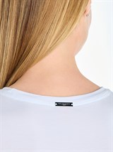 Базовая облегающая футболка из нежнейшей вискозы - фото 110432