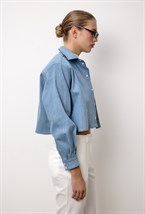 Укороченная джинсовая рубашка - фото 113856