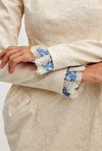 Молочное платье-мини из жаккарда с итальянским кружевом - фото 115310