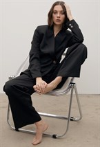 Двубортный приталенный жакет на одной пуговице - фото 115368