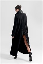 Пальто c разрезом - фото 116741