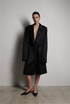 Жакет укороченый со стразами - фото 117209