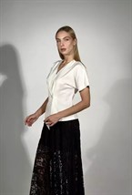 Блуза с акцентной пуговицей ivory - фото 118459