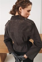 Укороченная замшевая куртка - фото 119643