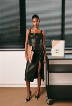 Юбка из кожи с разрезом - фото 119838