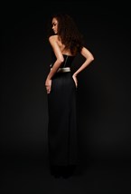 Классическая черная юбка миди в полоску - фото 120575