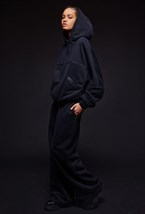 Черное zip худи с кожаной окантовкой - фото 120605