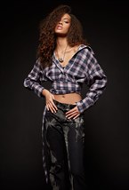 Серая рубашка в клетку - фото 120672