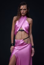 Розовый халтер-топ со съемным кожаным ремнем - фото 120717