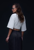 Укороченная футболка из пайеток - фото 120878