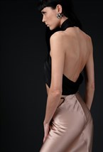 Черный халтер-топ со съемным кожаным ремнем - фото 120945