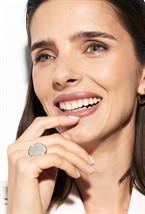 Asymmetric signet ring with mother of pearl Gold - фото 122627