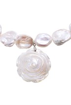 Baroque Pearl Necklace with Rose - фото 122771