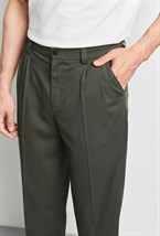 Брюки с защипами и манжетами - фото 126334