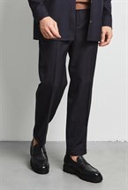 Брюки с защипами и манжетами - фото 126344