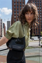 Укороченная блуза из тенселя на резинке - фото 126511