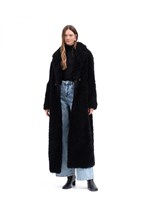 Шуба из натуральной шерсти - фото 128169