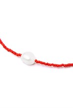 чокер из красного бисера с барочной жемчужиной - фото 128439