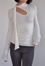 Лонгслив с завязкой на шее - фото 129921