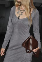 Платье с глубоким вырезом - фото 130124