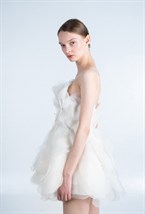 Платье белое из лепестков - фото 130306