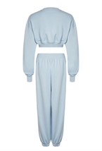 Костюм из трикотажа с джоггерами и коротким свитшотом - фото 132330