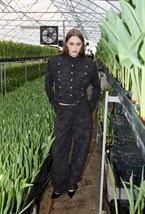 Джинсы O-шейп графитового цвета - фото 136674