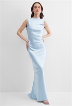 Голубое платье с открытой спиной и драпировкой - фото 136986