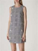 Платье-трапеция из жаккарда гусиная лапка с вышивкой "ромашки" - фото 49029