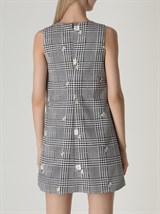 Платье-трапеция из жаккарда гусиная лапка с вышивкой "ромашки" - фото 49031