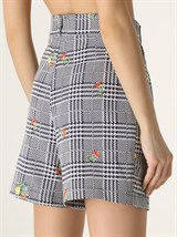 Шорты из жаккарда гусиная лапка с вышивкой - фото 49042