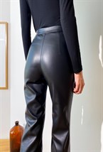 Брюки прямые из итальянской эко-кожи - фото 50541