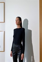 Лонгслив из итальянской вискозы и шерсти с подплечником - фото 50591