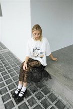 Футболка с черной надписью - фото 51997