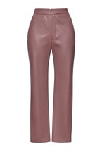 Костюм из эко-кожи с укороченными брюками - фото 58958