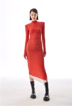 Красное платье с подплечниками - фото 61689