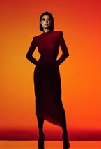 Красное платье с подплечниками - фото 61691