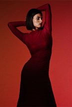 Красное платье с подплечниками - фото 61692