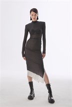 Черное платье с подплечниками - фото 61694